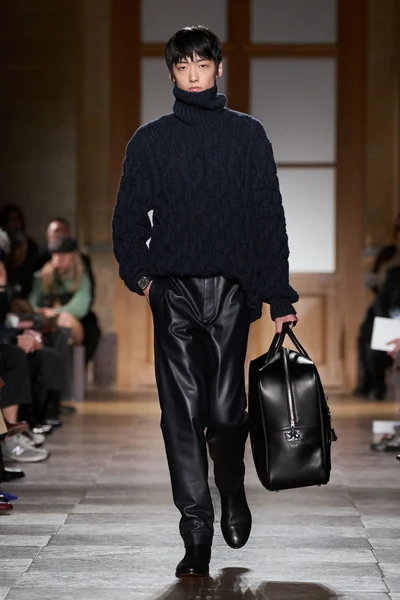 Look 46